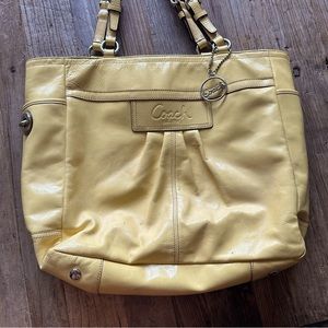 Coach yellow leather patent‎ tote bag